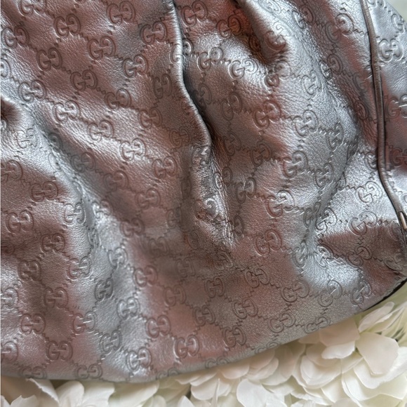 Gucci Sukey Metallic Silver Shoulder Bag With Charm- Authentic - Picture 16 of 16